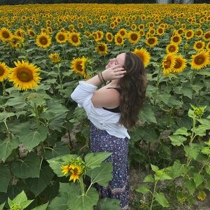 Meet your Posher, Alli